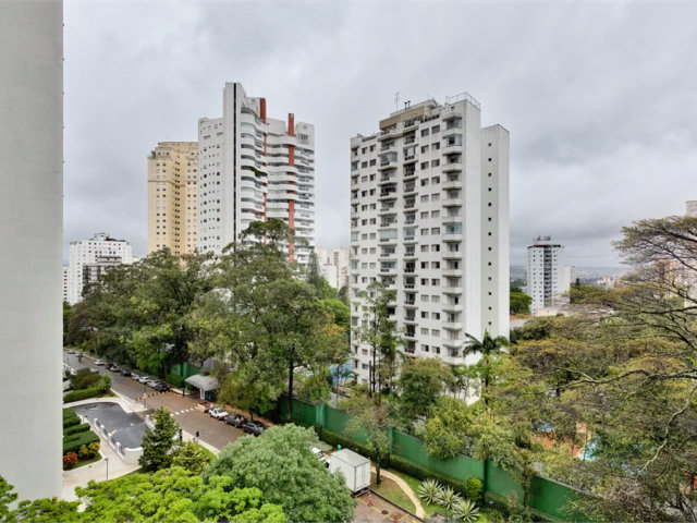 Apartamento à venda com 3 quartos, sendo 1 suíte,  em Jardim Marajoara, São Paulo, SP