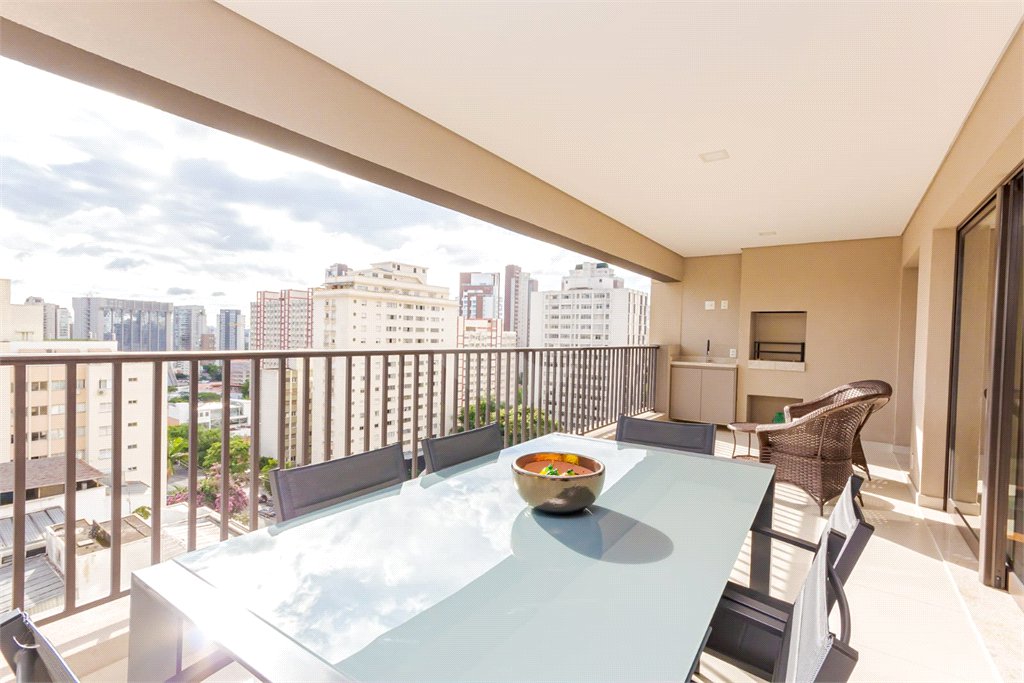 Apartamento à Venda na Vila Mariana com 163m², 3 Suítes e Varanda Gourmet