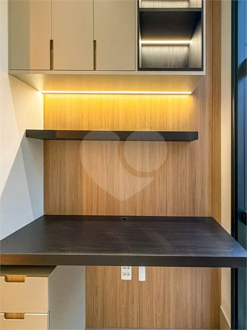 Indaiatuba - Condominio Sapezal - R$ 2.400.000,00 - Área Total 360,00 m² - Área Construída 213,32 m² - TÉRREA - 03 suítes sendo a master com closet; - Escritório; Lavabo; Cozinha com cooktop e planejados; Gourmet com churrasqueira; Ambientes preparados para ar condicionado; Piscina com cascata,