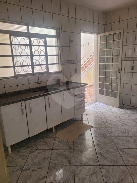 Sobrado para venda com 6 suítes.