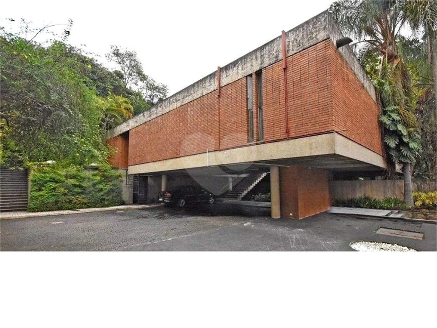 Casa com 976 m² e terreno de 3.100 m², à venda por R$ 16.000.000,00