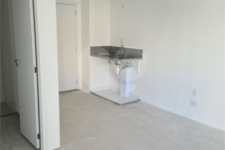 Apartamento à venda na Bela Vista de 24m2 com 1 dormitórios e sem vagas.Estuda Permuta.