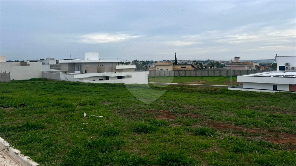 Terreno a venda no Condomínio Monte das Araucárias