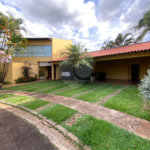 Casa térrea no Condomínio Parque Faber I