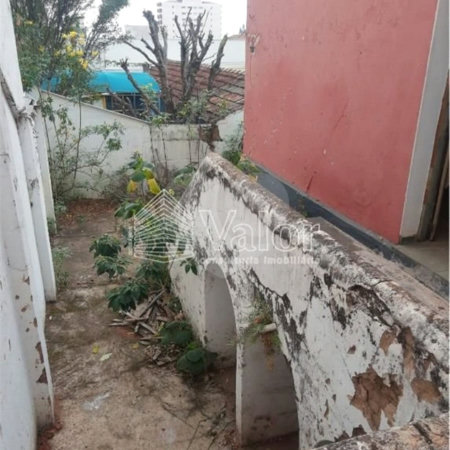 Casa Térrea com 2 dormitórios.