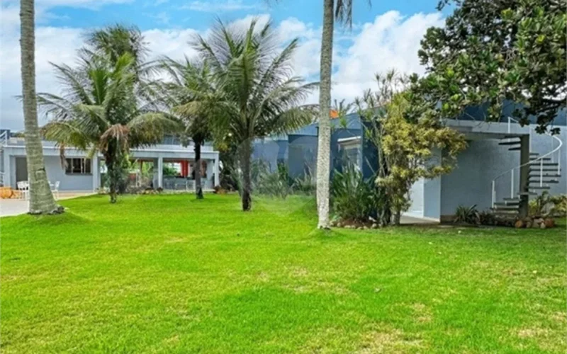 Casa a venda em Peruíbe - Frente ao Mar.