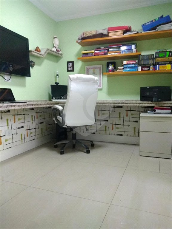 Linda Casa Sobrado a venda no Alto da Mooca com excelente acabamento, semi mobiliada com 2 suítes