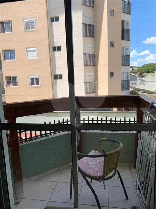 Apartamento em Atibaia com 2 dormitórios (1 suíte), 1 vaga de garagem, elevador, área de lazer com piscina