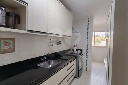 Apartamento em Atibaia com 2 dormitórios (1 suíte), 2 vagas de garagem, elevador, salão de festas, excelente localização