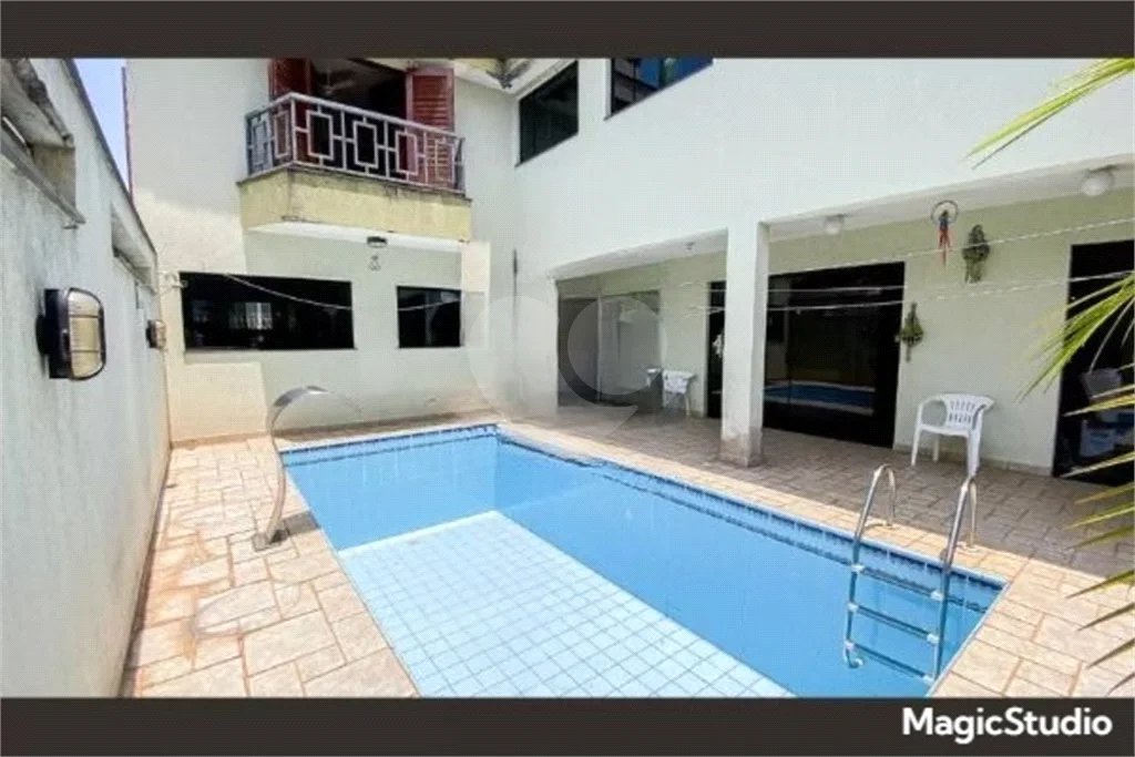Casa com 540m² , 5 dormitórios , sendo 4 suítes , 10 vagas , à venda no bairro Jardim , em Santo André