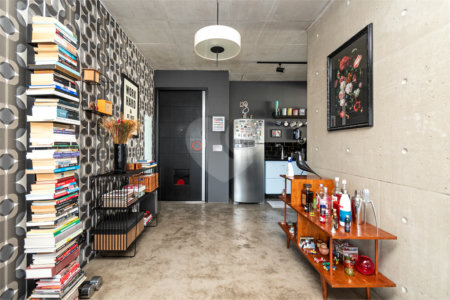 Apartamento reformado e bem localizado na Consolação.
