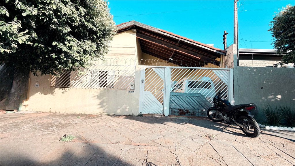 Casa à venda com 3 quartos em Santos Dumont, Três Lagoas - MS