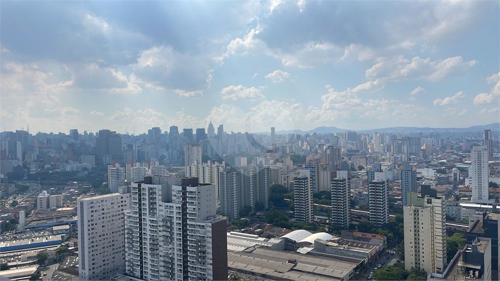 Apartamento á venda no 31o. andar com 126,53m2 COM VISTA PANORÂMICA PERMANENTE para a SERRA DA CANTAREIRA E PAULISTA, com 3 suítes e 2 vagas, Condomínio Clube,próximo do metro Brás. Estuda Proposta
