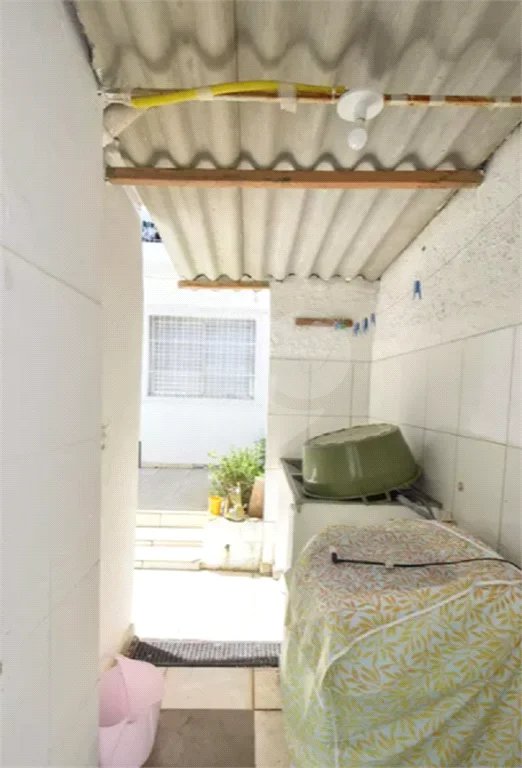 Casa à venda no Campo Belo de 200 metros quadrados, com 3 casas no terreno.