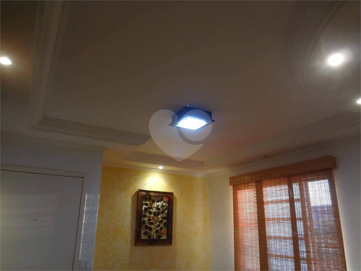 Apartamento no Condomínio Residencial Ipê I .