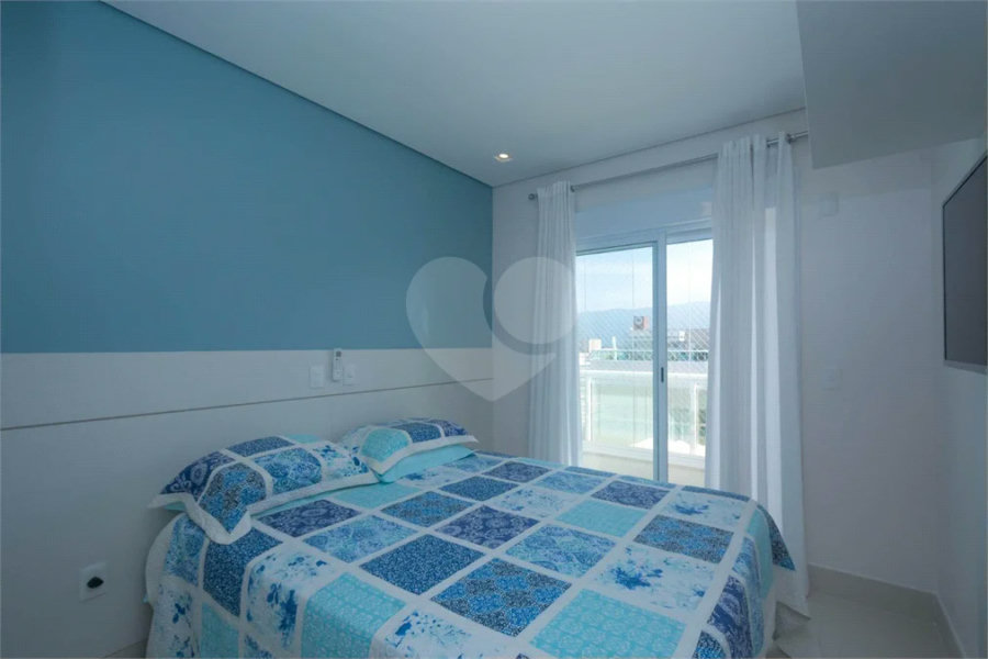 Apartamento à venda com 5 quartos, sendo 3 suítes, em Riviera de São Lourenço, Bertioga, SP