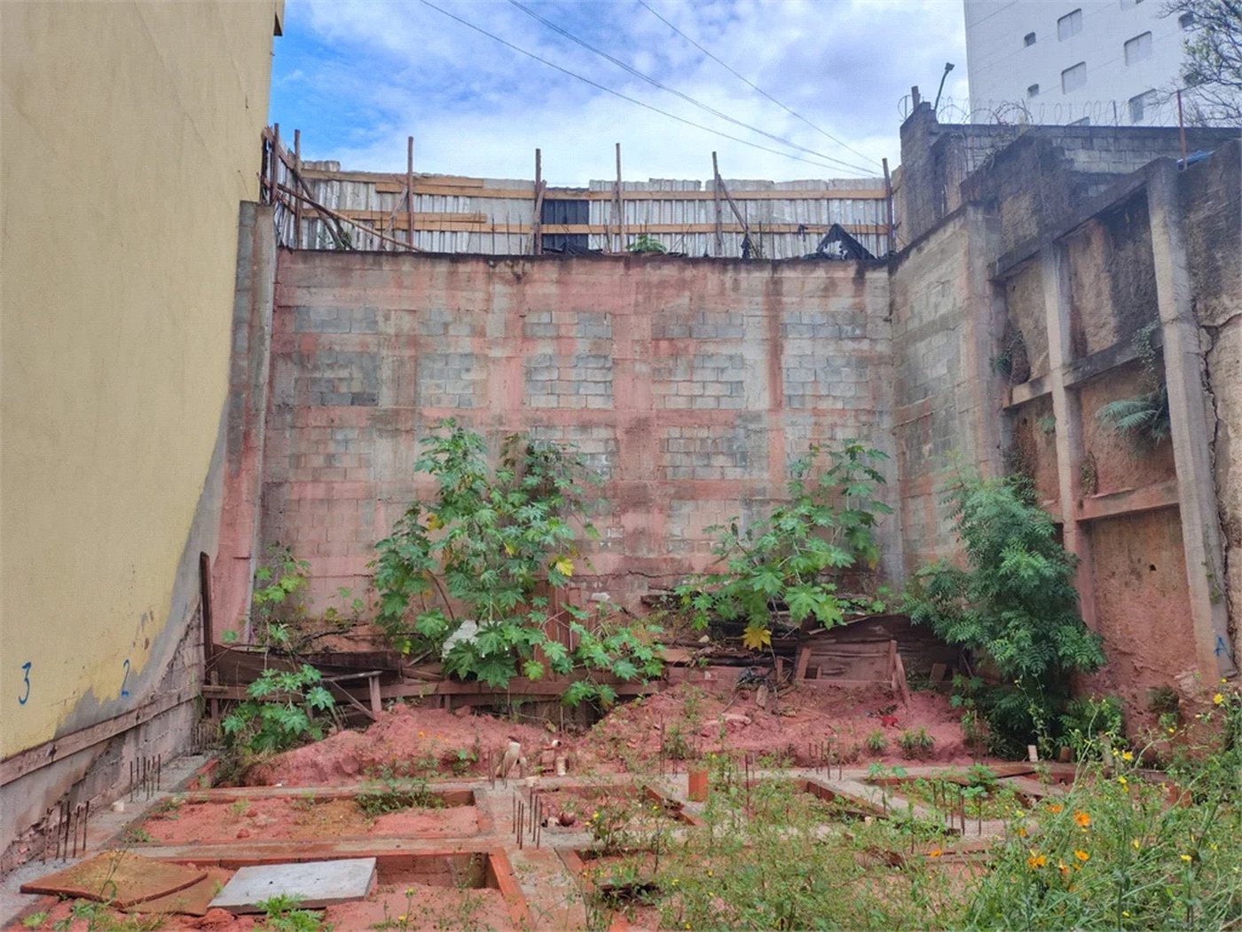 Terreno à venda em Jardim Rizzo, São Paulo, SP
