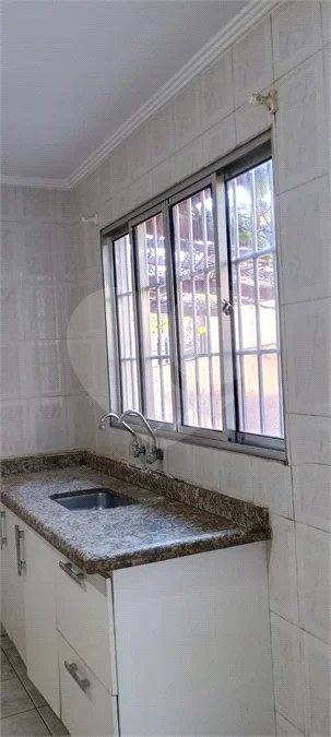 Casa à venda na Vila Galvão, com 210 m²