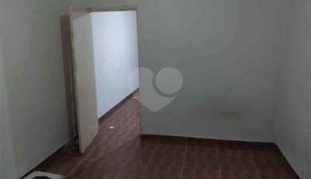 Sobrado à venda com 6 quartos em Jardim Vila Carrão, São Paulo, SP