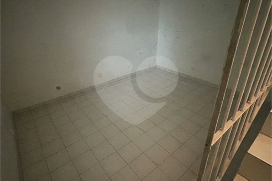 Excelente sobrado para comércio ou residência na Vila Santa Catarina