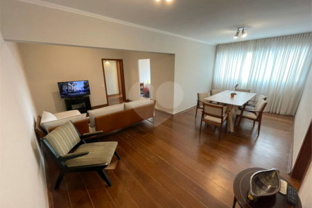 Apartamento na Vila Olímpia com 3 dormitórios (uma suíte), 2 banheiros e 91m², Estuda Permuta.