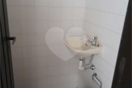 Linda casa para venda / Locação em bairro nobre
