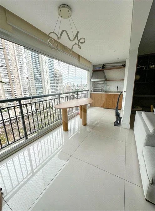 Apartamento de 106 m² no Auge Home Resort, porteira fechada, com 3 dormitórios, 1 suíte, varanda gourmet, 2 vagas, depósito e lazer completo.