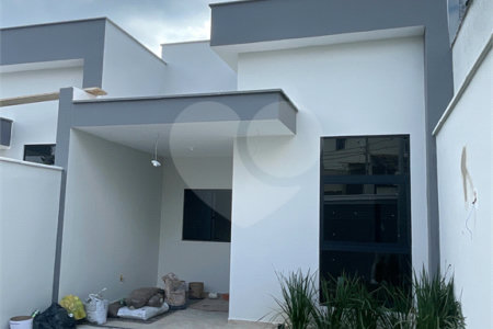 Casa linear em obra no Jardim Letícia -Terrano 4,5m x 25m