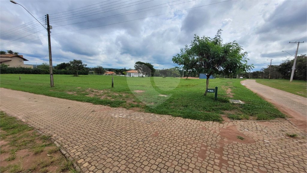 Loteamento no Condomínio Vila Pinhal do Broa