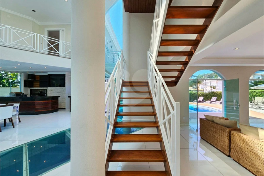 Casa à venda com 5 quartos, sendo 4 suítes,  em Riviera de São Lourenço, Bertioga, SP