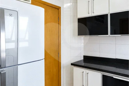 Apartamento de 84m² na Vila Lusitânia, em São Bernardo do Campo, com 3 dormitórios, suíte com varanda, 2 vagas cobertas, depósito privativo e lazer completo.