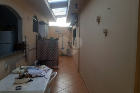 Bela casa com boa localização no bairro Portal do Sol