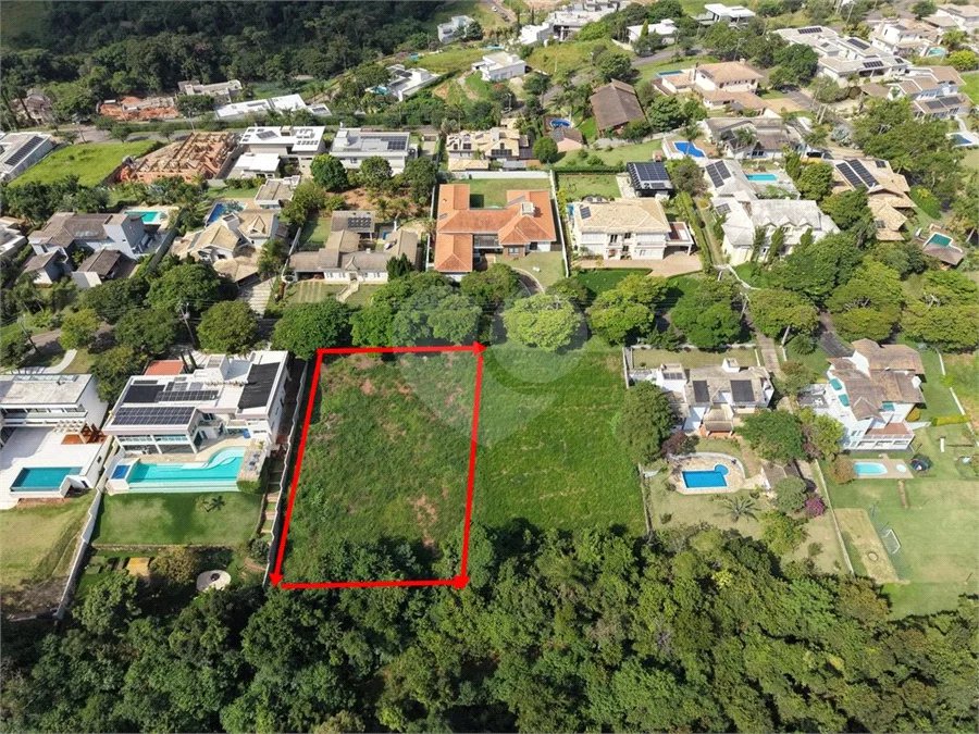 Terreno com 1.500 m2 no Condomínio Residencial Jardim Primavera Louveira SP