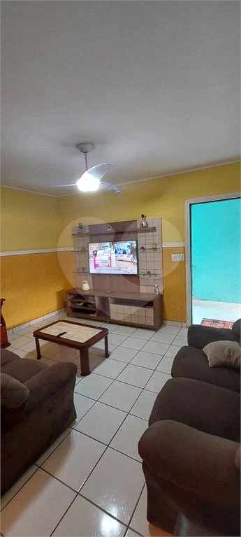 Sobrado espaçoso em São Miguel Paulista com 5 dormitórios e 5 vagas.