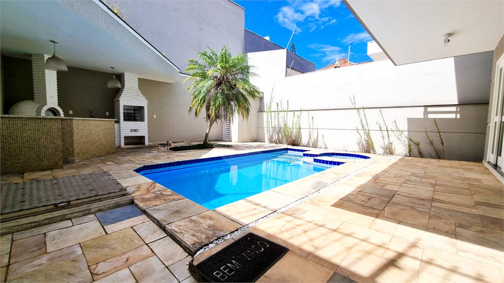 Sobrado com 4 suítes, 5 vagas e Piscina - Palmas do Tremembé