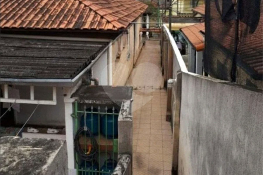 Charmosa Casa Térrea com Duas Unidades à Venda na Região da Vila Guarani