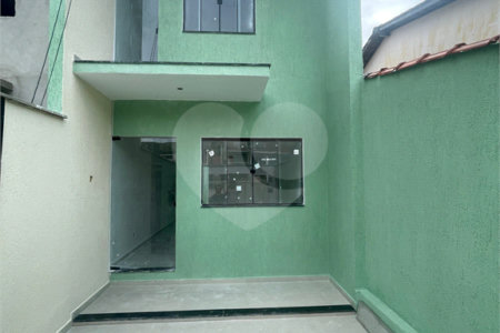 Casa Duplex bairro São Jorge, Campo Grande com 100m²3 (três) quartos sendo 1 (uma) suíte e sacada, garagem e quintal!
