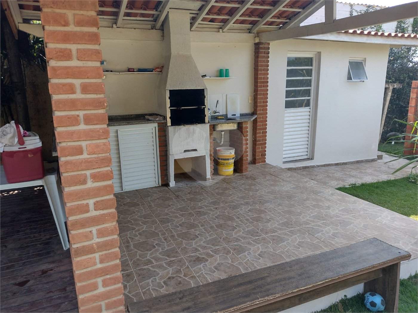 Indaiatuba- Recreio Internacional Viracopos - Terreno com 1000 ms - construido 200 ms - Sobrado com 3 dorms, 1 suite, Ar condicionado nos quartos e sala, cozinha com armários, cooktop, ampla varanda - Quiosque com churrasqueira e piscina , playground, garagem, deposito - R$ 1.500.000,00 - não ace