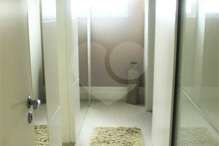 Apartamento na Vila Mariana com 5 dormitórios 04 suítes à venda
