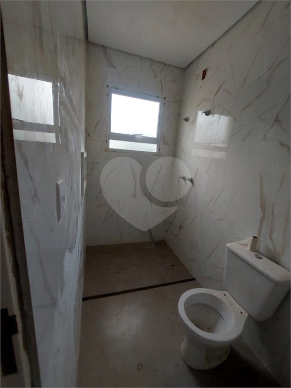 Sobrado à venda com 3 quartos, sendo 1 suíte, em Vila Omízollo, Louveira, SP