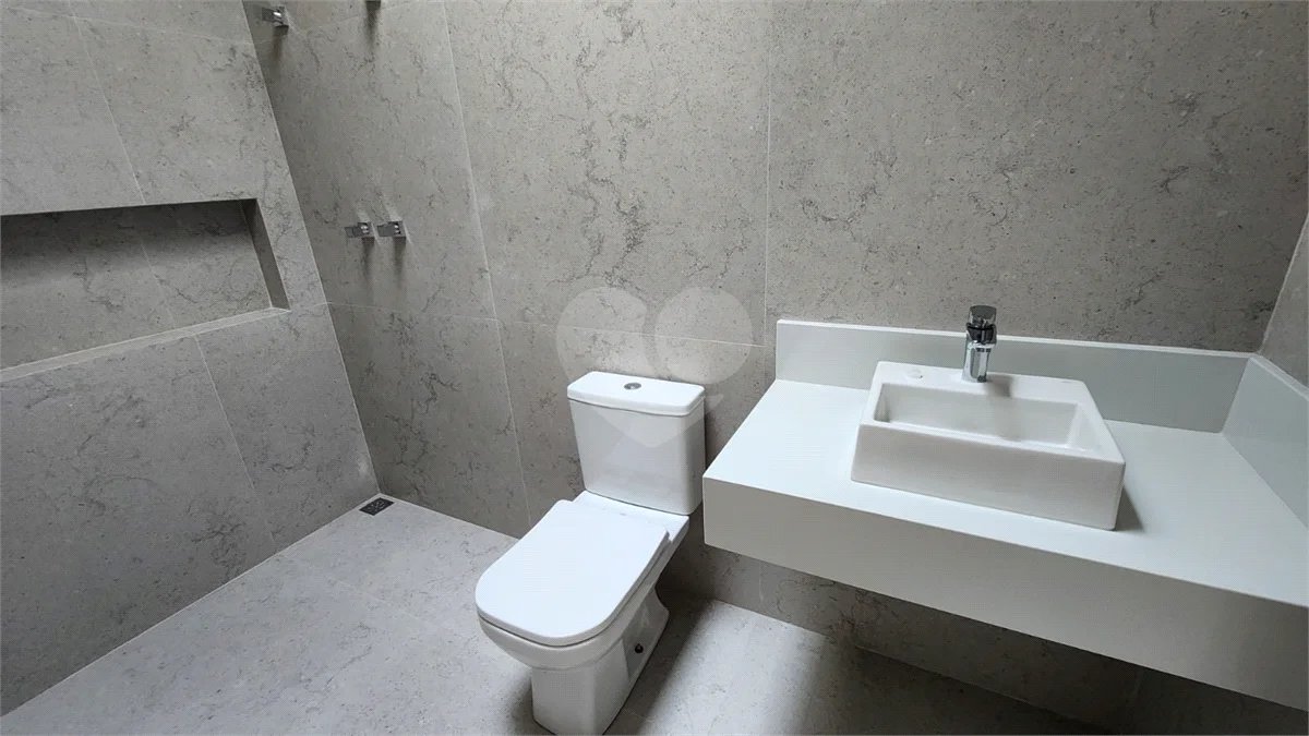 Casa Térrea Recém-Construída à Venda no Condomínio Portal do Bosque – Louveira/SP