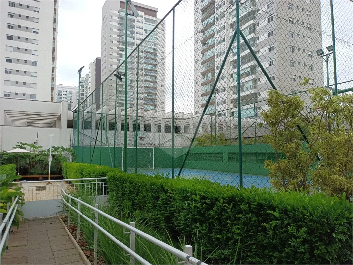 APARTAMENTO PARAÇAÇÃO COM 3 DORMITÓRIOS E 2 VAGAS DE GARGEM NA VILA ANASTÁCIO