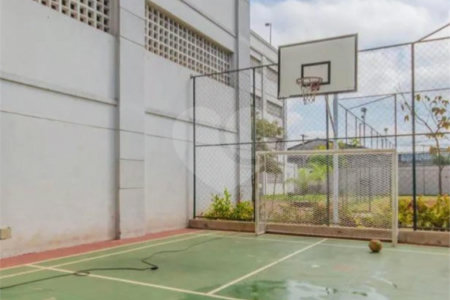 Apartamento no Ipiranga de 68m2 com 2 dorms, 1 suíte, 2 banheiros, 1 vaga. Estuda permuta.