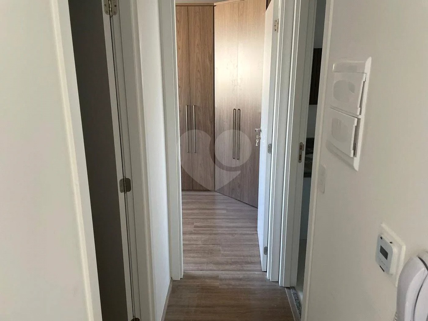 Apartamento mobiliado, novo, com 38m útil, ótima localização REF:903711