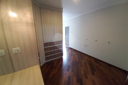 Sobrado no Damha I .