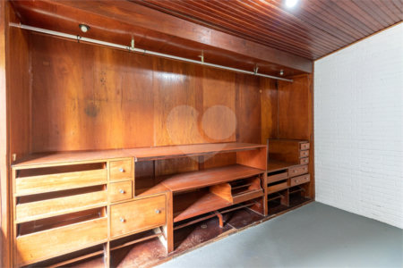 Casa térrea com 3 quartos sendo 1 suíte 2 vagas á venda em Alto da Boa Vista, São Paulo - SP