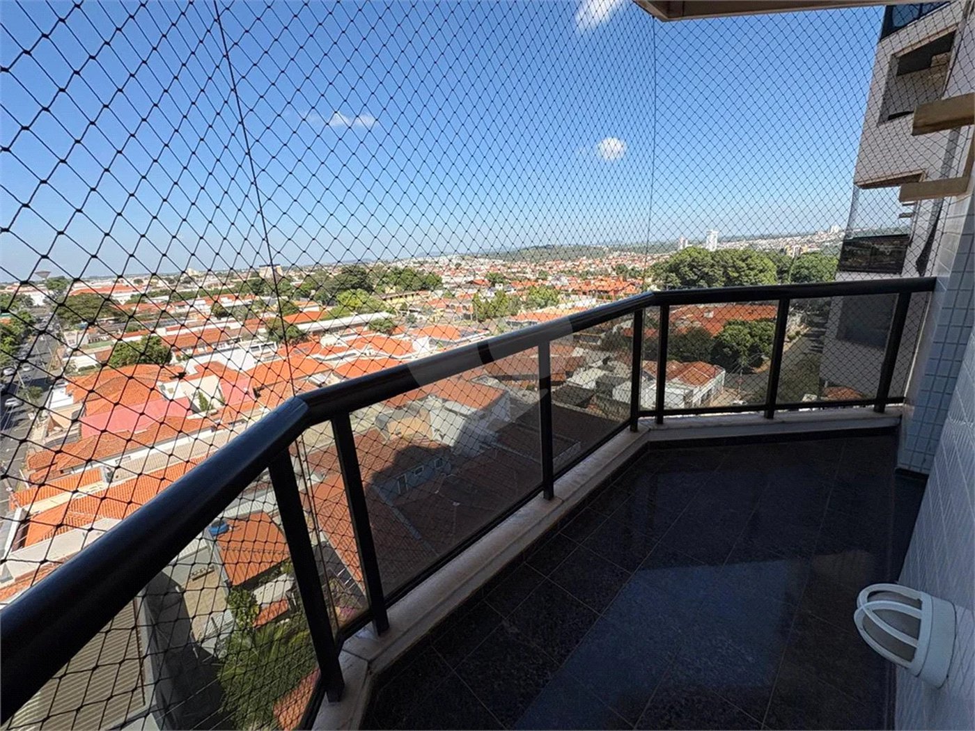 Apartamento disponível no Edifício Palladium no Centro de Piracicaba - SP.