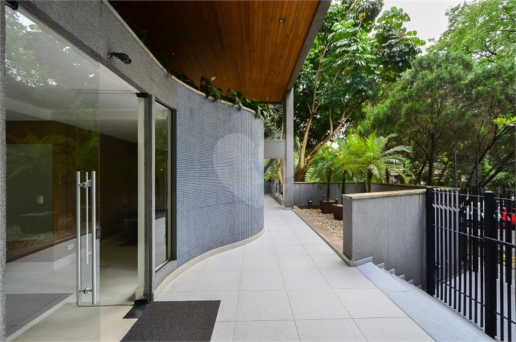 Imóvel de 226m² exclusivo com sala ampla 4 quartos, 2 suítes, 4 vagas Higienópolis
