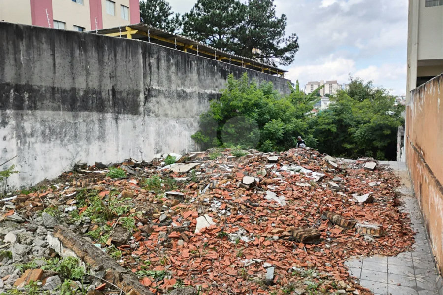 Vende-se Terreno de 715 m² na Vila Santa Catarina — Excelente oportunidade para investidores