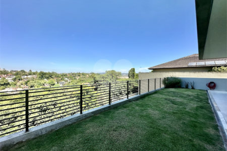 Casa á venda - Granja Viana
